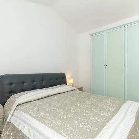 Borghetto Monte Contros Apartment